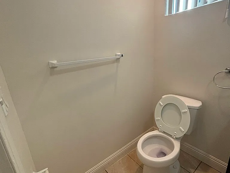 942 E 88th Pl — Photo 35