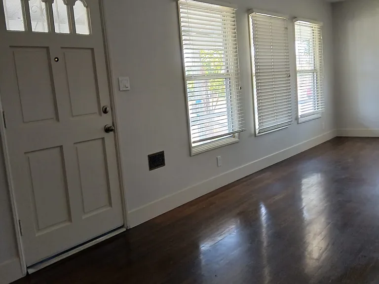 10903 Flory St — Photo 8