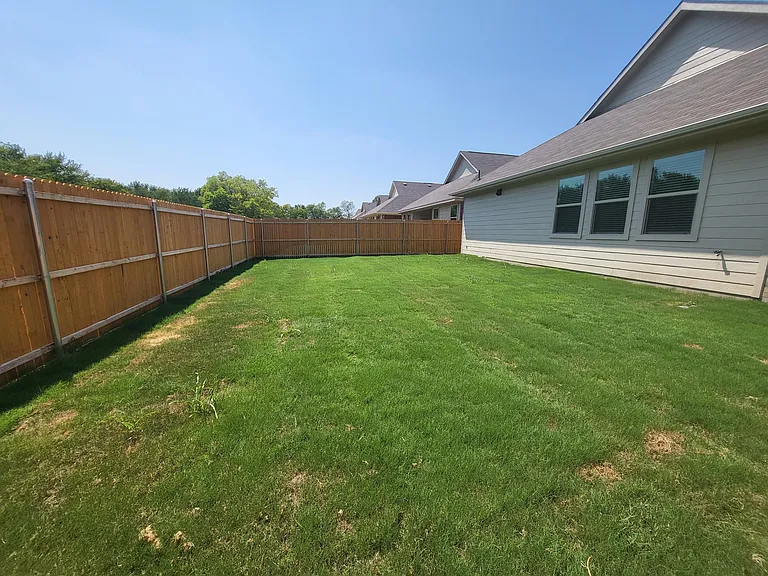1204 Mimosa Ln — Photo 32