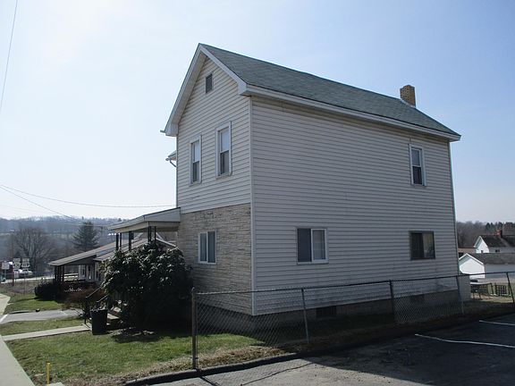 3rd image of 213 N Main St