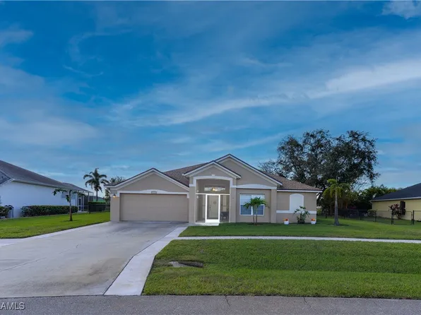 4684 Varsity Cir, Lehigh Acres, FL 33971