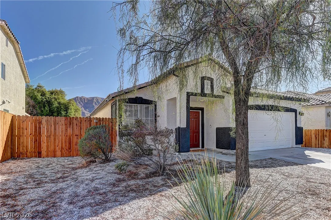 3 bed, 2.0 bath, 1602 sqft, $2,499 — Photo 1