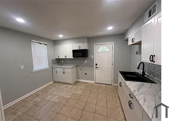 4 bed, 1200 sqft, $1,400 — Photo 3