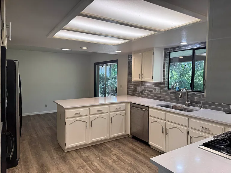 6665 Jonella Way — Photo 23