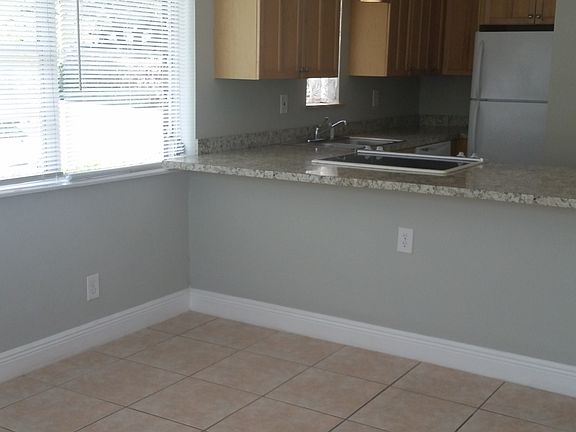 4th image of 1800 NE 20th Ave
