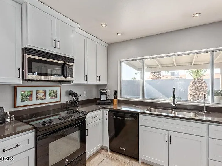 5337 E Gelding Dr — Photo 10