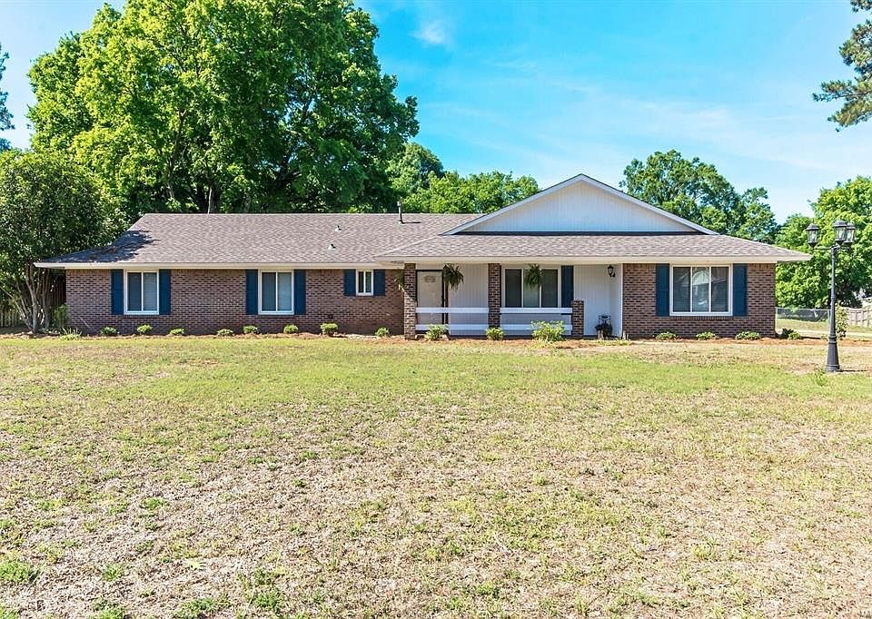 1st image of 425 Eufaula Ct
