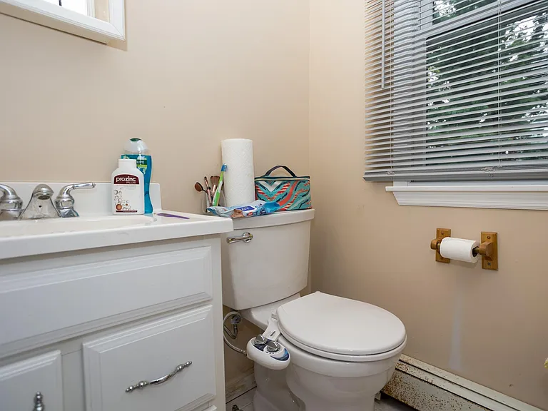 16 Broad Ave — Photo 16