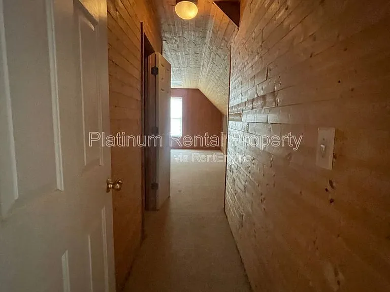 475 Ellesmere Way — Photo 37