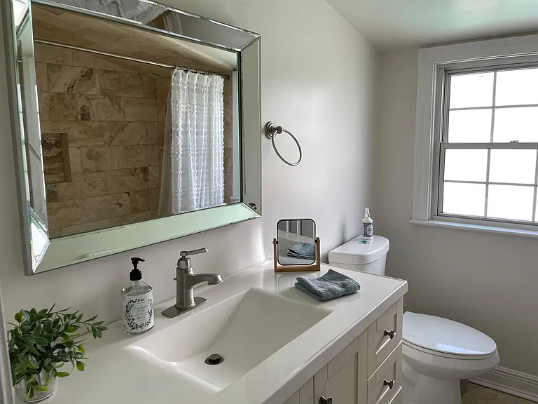6374 Argonne Blvd — Photo 10