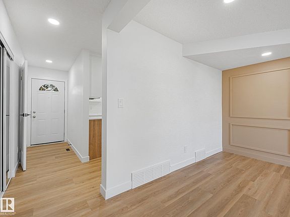 4th image of 14225 32nd St NW