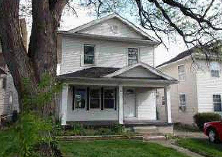 1st image of 237 Fernwood Ave