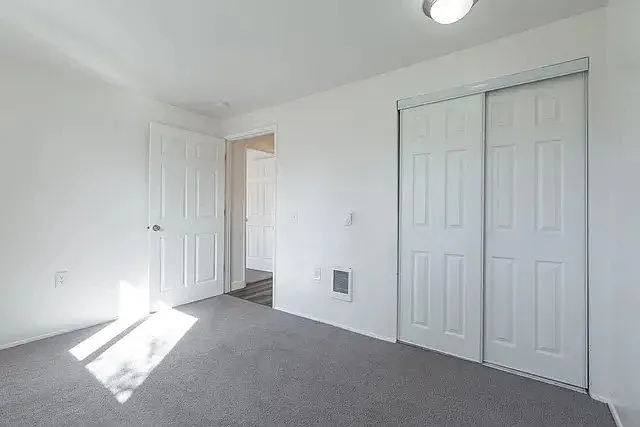 Orchard View Apartments — Photo 32