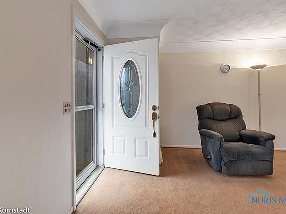 3rd image of 28645 Snyder Dr