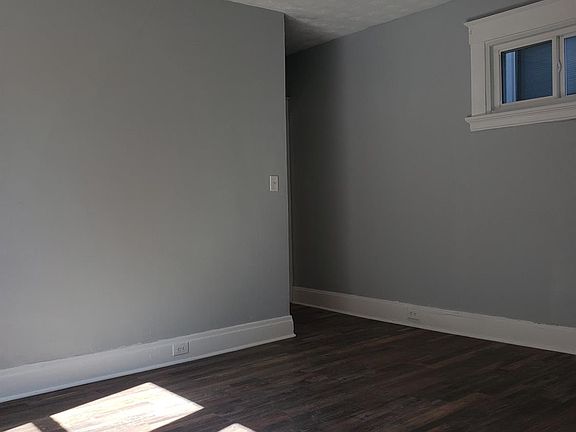3rd image of 3811 Llewellyn Ave