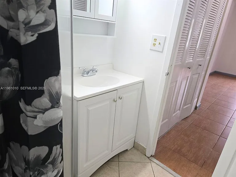 5921 Washington St #124 — Photo 16