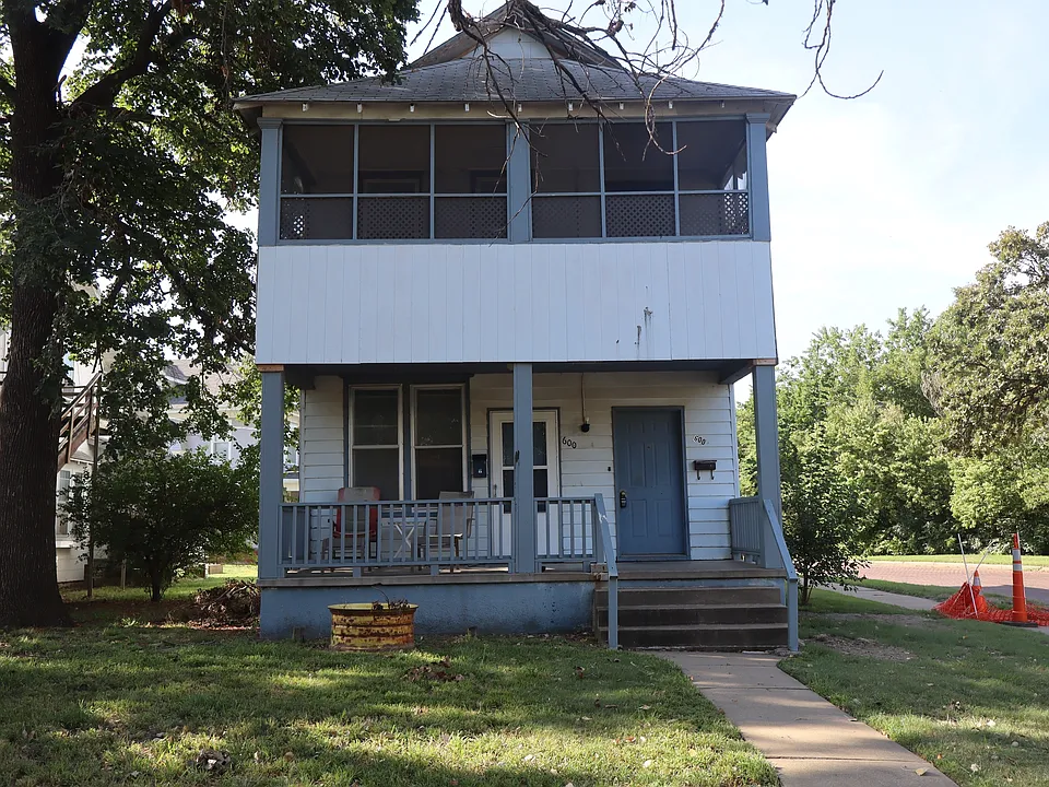 600 1/2 Gypsum Ave #2
