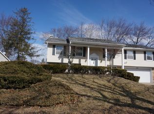 740 Silver Rock Ln, Buffalo Grove, IL 60089