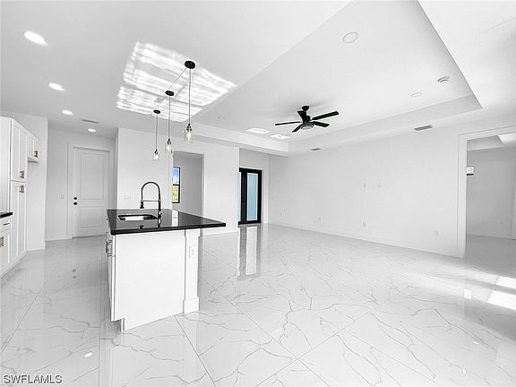 2nd image of 718 Downer Ave S