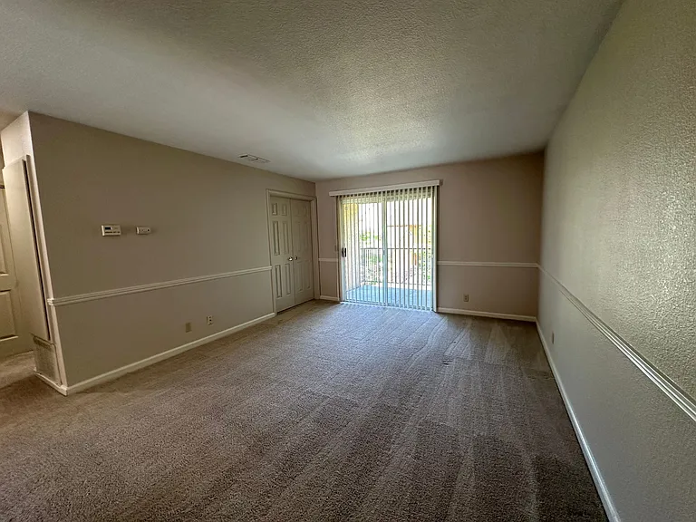 Cardinal Oaks Condominiums — Photo 4