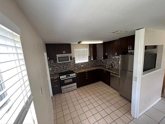 2nd image of 2700 N Rio Grande Ave