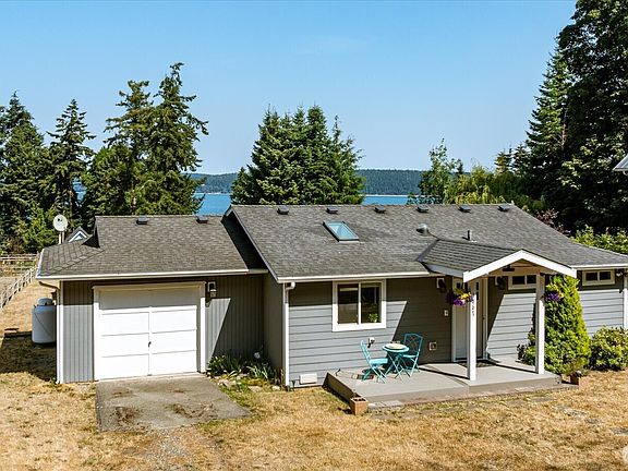 2nd image of 1867 Salmonberry Lane