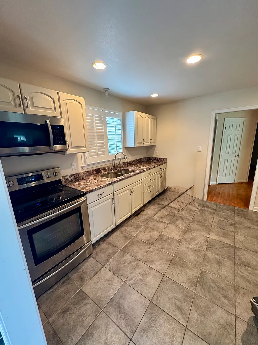 Building Photo - 487 Mimosa Ln