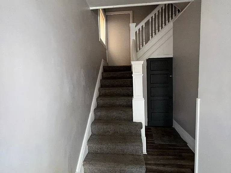 826 Collins St — Photo 3