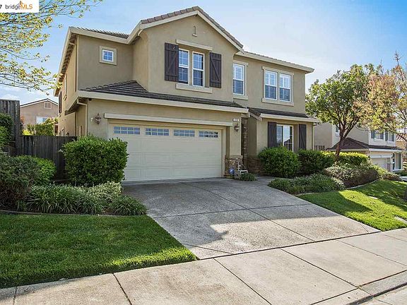 2nd image of 434 Wood Glen Dr