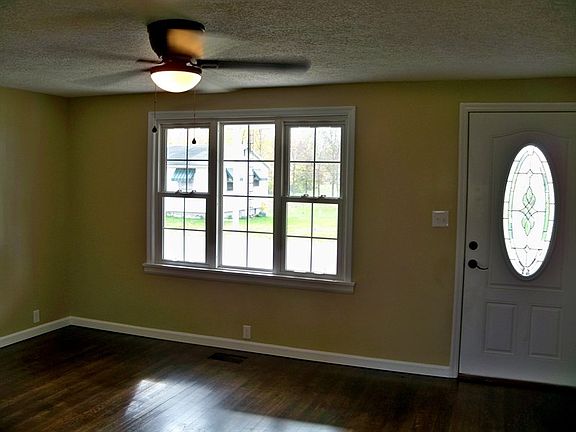 5th image of 216 Wilmer St
