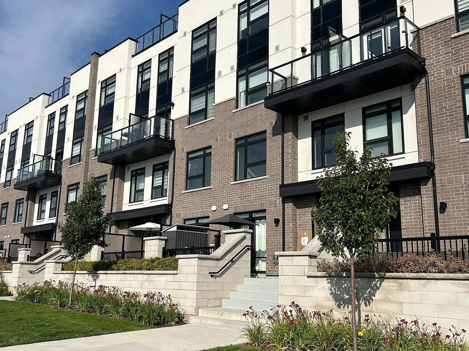 2 bed, $2,675 — Photo 2