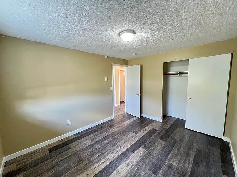 12517 47th Ave SW #14 — Photo 7