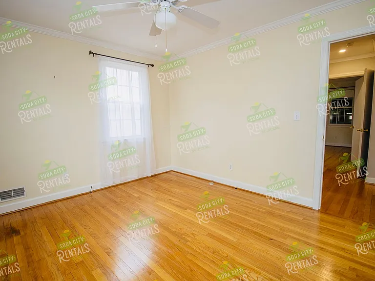 2829 Duncan St — Photo 18