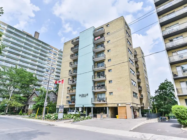 135 Lawton Blvd #706, Toronto, ON M4V 1Z6
