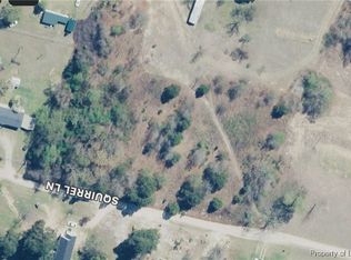 33 Squirrel Ln, Maxton, NC 28364