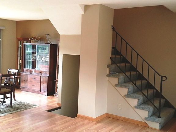 3rd image of 1461 Eastlake Dr