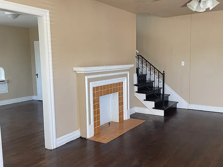 2208 NW 22nd St — Photo 5
