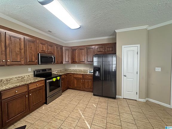 4th image of 179 Alexandra Dr