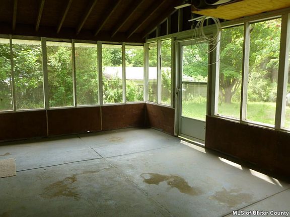 3rd image of 316 Crescent Ave