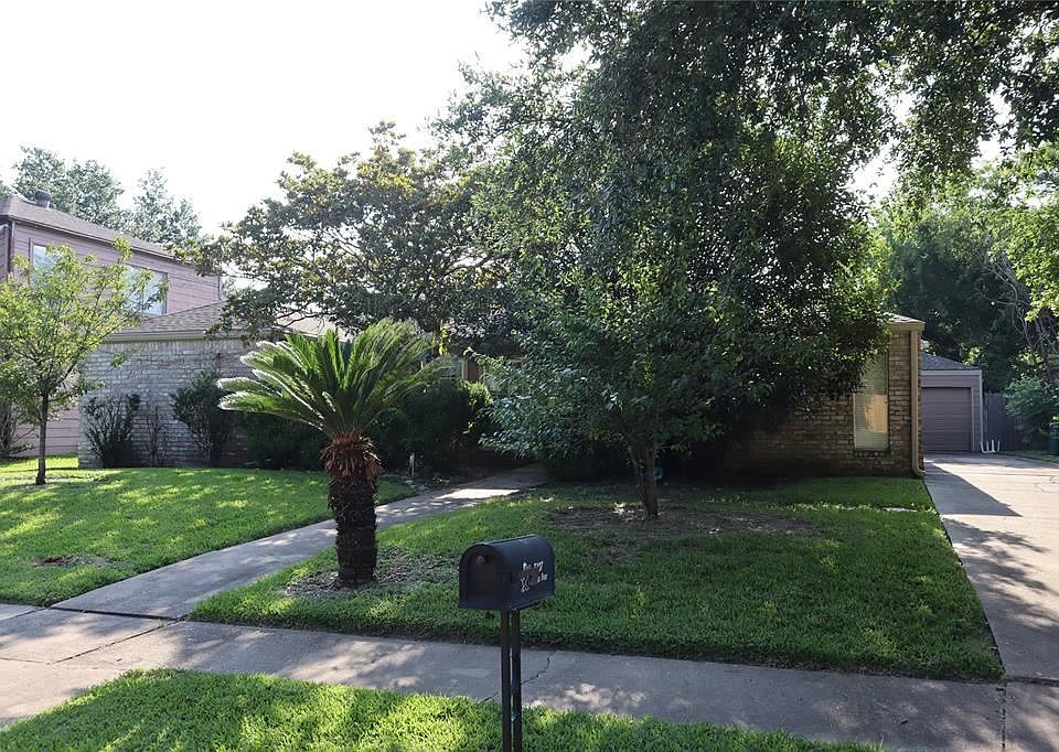 1st image of 7307 Las Brisas Dr