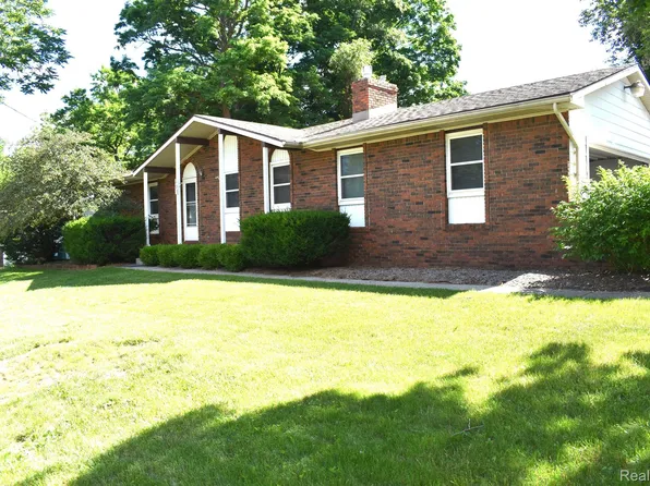 501 S 3rd St, Brighton, MI 48116