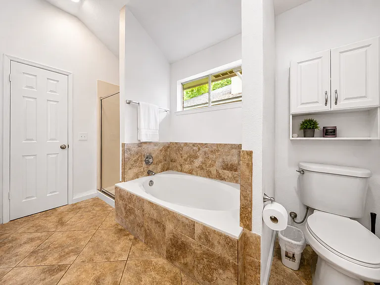 1109 Briargate Dr — Photo 10
