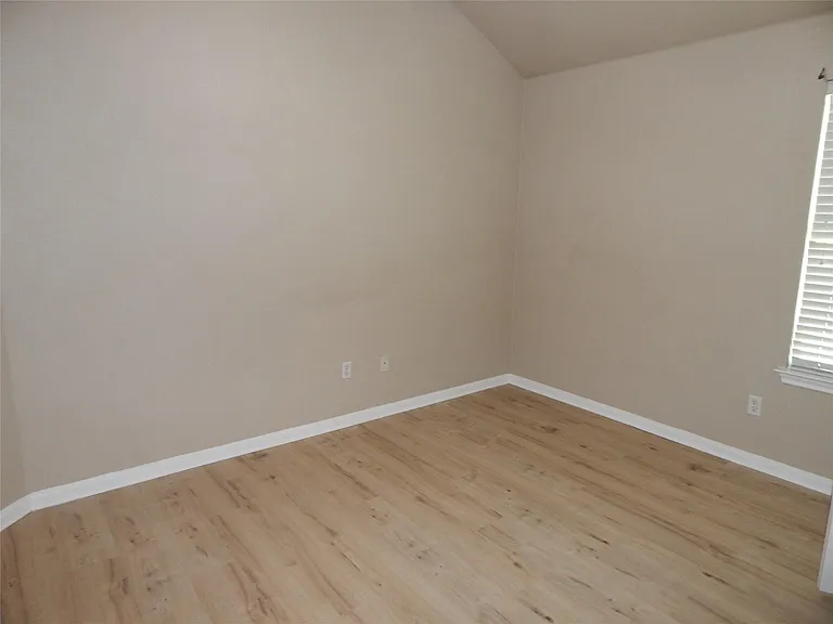 601 Abbeyglen Castle Dr — Photo 18
