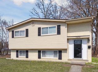33250 Donnelly St, Garden City, MI 48135