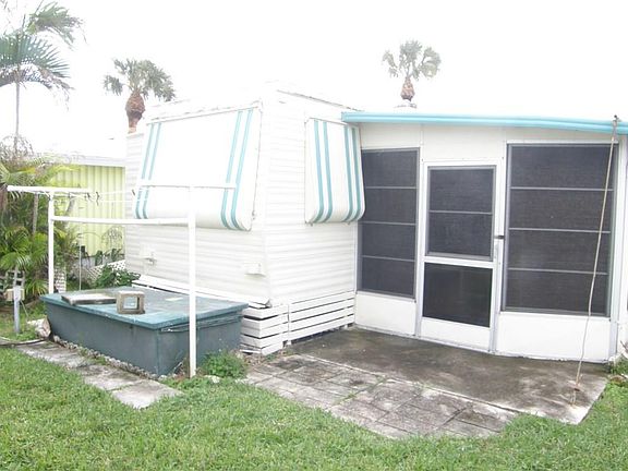4th image of 923 Nettles Blvd