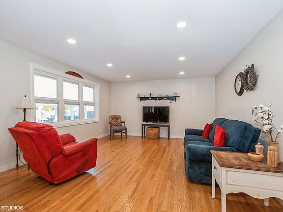 5th image of 16840 Cherry Creek Ave