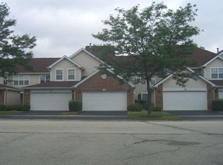 34 Whitman Dr, Schaumburg, IL 60173