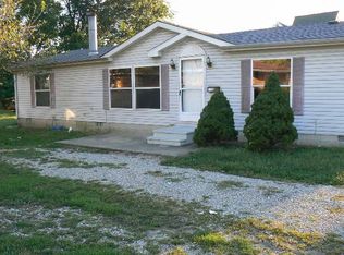 1213 E Main St, Petersburg, IN 47567