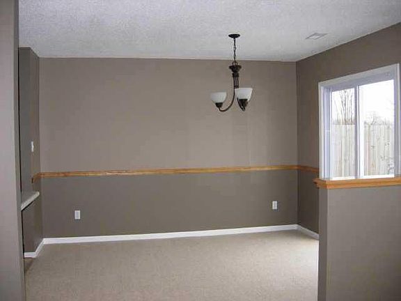 3rd image of 1001 Peony Ln