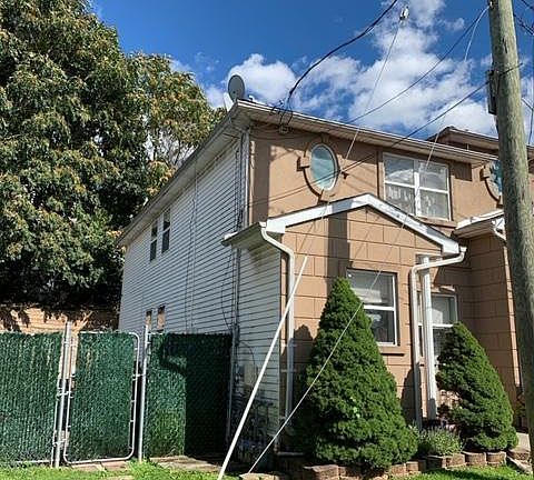2nd image of 275 Jewett Ave